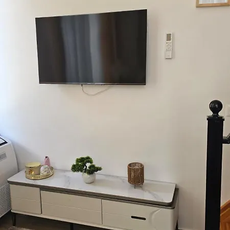 Soleil Apartmens * Gjirokastër